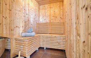 Awesome Home In Naselje Muzini