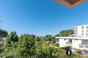 Air-conditioned apartment facing the port of Saint Laurent with 2 bedrooms