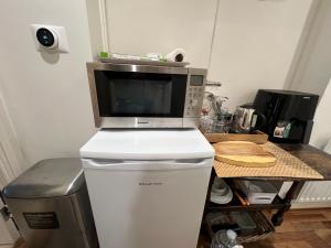 Central Self Contained Service Studio