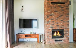 Awesome Home In Sulomino With Kitchen