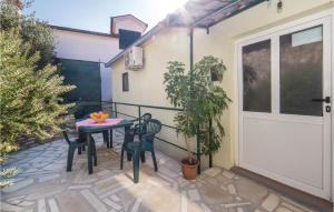 One-Bedroom Holiday Home In Rogotin
