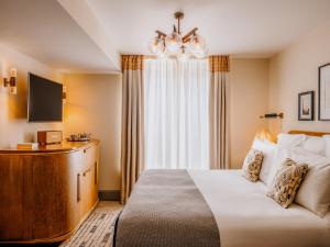 Cosy room in Redchurch Townhouse