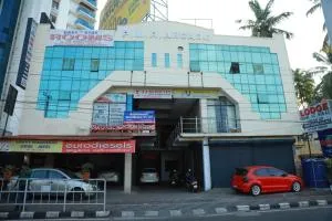 Easy Stay Eranhipalam - Кожикоде