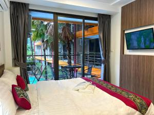 Nai Harn Condominium