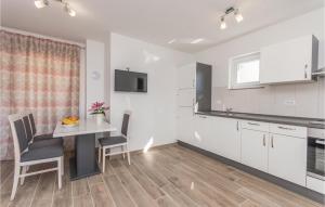 One-Bedroom Apartment In Biograd Na Moru