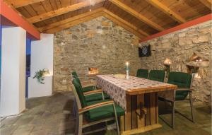 Three-Bedroom Holiday Home In Krusevo