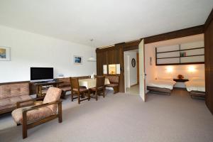 One-Bedroom Apartment room in Chesa Clois 24