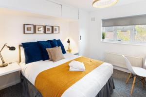 Free Parking Sleeps 7 Garden with Patio Gloucester Road