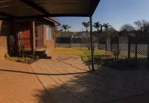 Sandgrouse Guesthouse - Monavoni