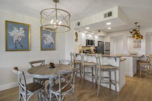 819 Harbour Point - Steel Magnolia on the Bay