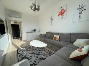 Просторная двухкомнатная квартира с отдельными комнатами в центре Аркадии!