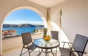 Cozy Apartment In Stara Novalja - Kaštel