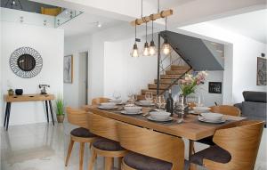 Gorgeous Home In Dubrava Kod Sibenika 
