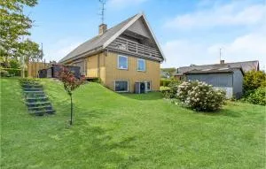 5 Bedroom Lovely Home In Allinge - Sandkås