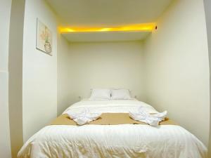 Phòng Đôi Loại Sang (Deluxe Double Room)