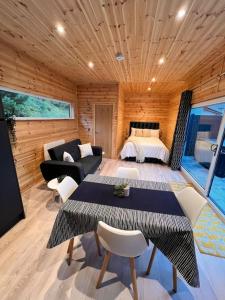 The Pod at Loch Ness Heights at Athbhinn, IV26TU