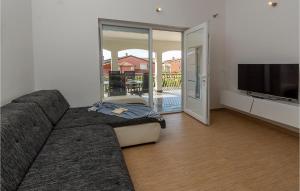 Amazing Home In Rosini With Wifi