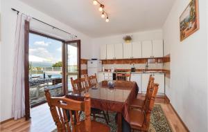 Holiday Home Sinj With A Fireplace 417