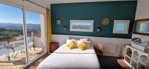 Sejours chez l'habitant Reve d-ESCAPADE chambre avec vue sublime sur les Cevennes Ardechoises : photos des chambres