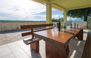 Awesome Home In Pridraga With Wifi 