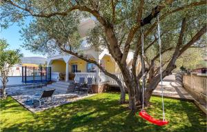 Lovely Apartment In Karin Gornji 