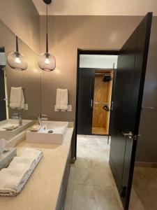 Stunning 2BR Oceanview Contemporary Condo in Cabo