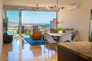 Stunning 2BR Oceanview Contemporary Condo in Cabo