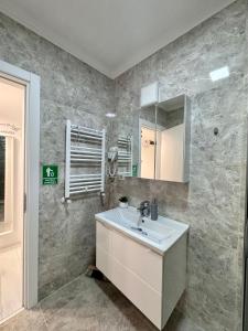 Lamera - Solid Butoaie Apartamente si studiouri cu parcare si vedere la lac si mare
