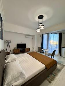 Lamera - Solid Butoaie Apartamente si studiouri cu parcare si vedere la lac si mare