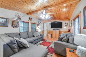 Walk to Lake Dover Cabin with Views and Porch