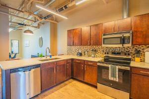 Airy 1BD ASU Sloan Pk Washer and Dryer Parking Sleeps 6