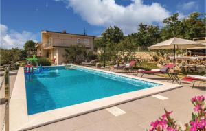 3 Bedroom Nice Home In Trogir 