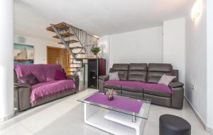 9 Bedroom Nice Home In Tribunj