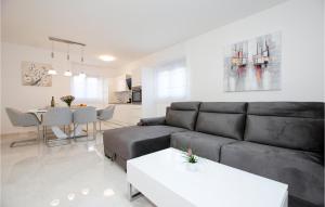 Stunning Home In Turanj With Sauna