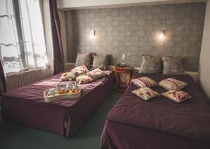 Hotels Hotel De La Banniere De France : photos des chambres