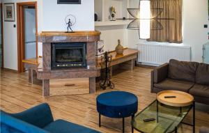 Beautiful Home In Velika