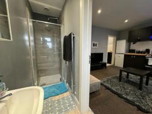 City Rd C - Central Location Long Stay by ShortStayUK