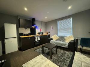 City Rd C - Central Location Long Stay by ShortStayUK