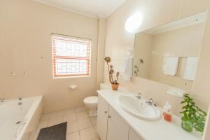 3 Bedroom Stellenbosch Luxury Penthouse with Mountain Views