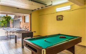 Gorgeous Home In Prolozac Donji With Wifi 