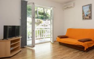 1 Bedroom Awesome Apartment In Lokva Rogoznica 