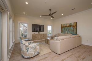 Breezyville Northwest Sky 12BR