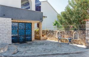 Three-Bedroom Holiday Home In Zaboric