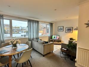 2 BR Apartment in Central Windsor 33A