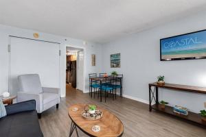 Prime 1Br Oceanview Suite with 2 Balconies! PG 1138