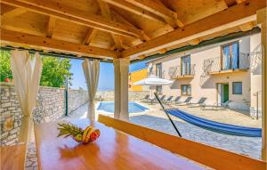 6 Bedroom Cozy Home In Galizana 