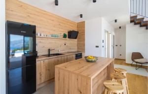 Lovely Home In Supetar Brac