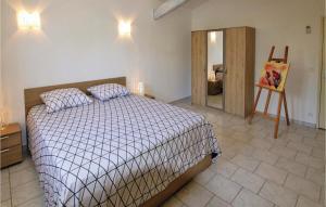 Maisons de vacances 3 Bedroom Cozy Home In Mormoiron : photos des chambres