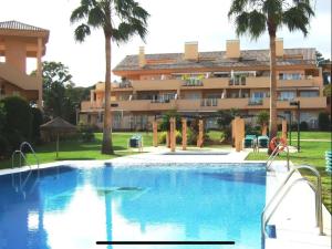 Piso-Lechuza Elviria Marbella 2 Bedrooms 4 guests Penthouse-Maisonette Apartment in Elviria-Marbella- Urb Los Jardines de Santa Maria Golf