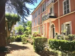 Grand T2 lumineux rénové Lamalou centre - Combes